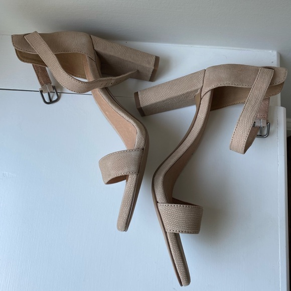 Brand new in box! Madewell The Brooke Ankle-Strap Sandal in Embossed Leather - Picture 4 of 10